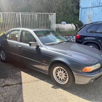 2000 BMW 5 Series 528i Sedan 4D