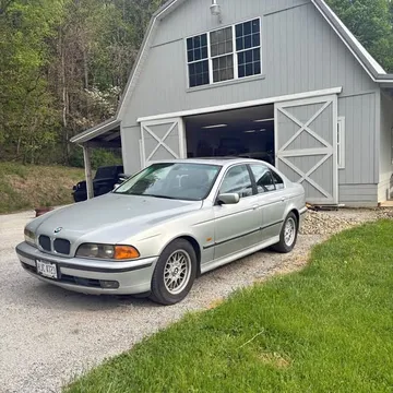 2000 BMW 5 Series 528i Sedan 4D