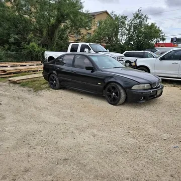 2000 BMW 528i Sedan