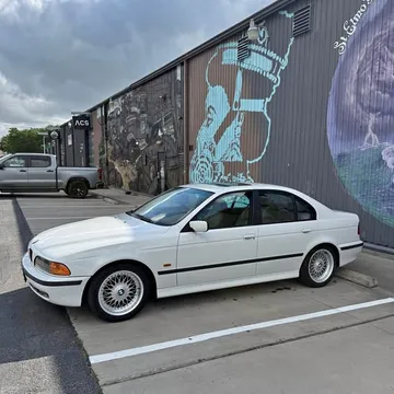 2000 BMW 5 Series 528i Sedan
