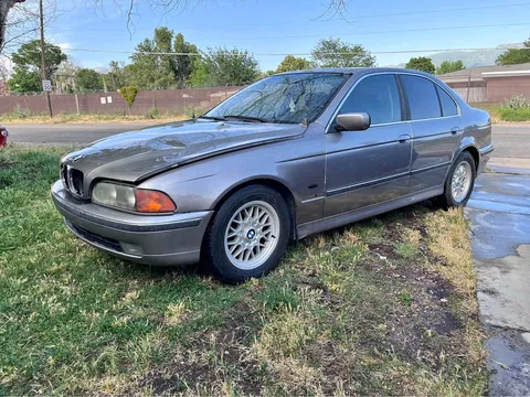 2000 BMW 5 Series 528i Sedan 4D