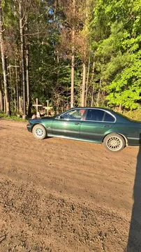 2000 BMW 5 Series 528i Sedan
