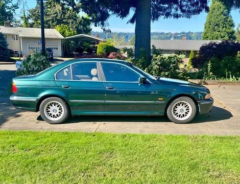 2000 BMW 5 Series 528i Sedan 4D