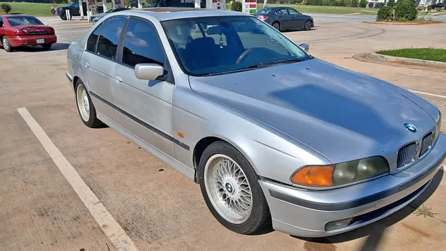 2000 BMW 5 Series 528i Sedan 4D