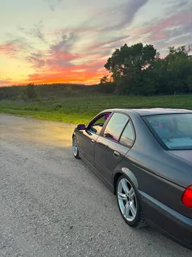 2000 BMW 5 Series 528i Sedan 4D