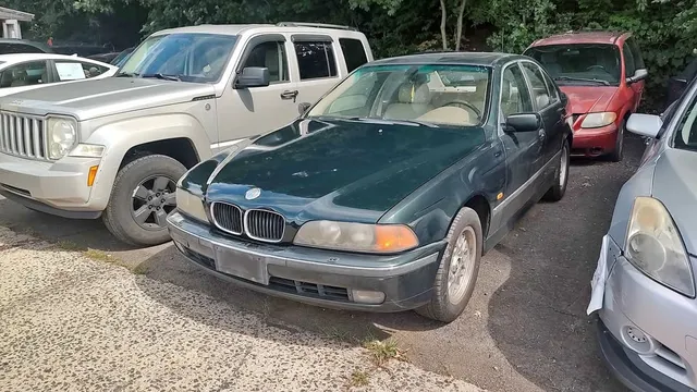 2000 BMW 5 Series 528i Sedan 4D
