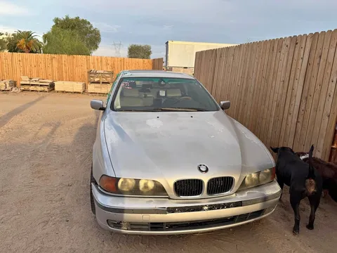 2000 BMW 5 Series 528i Sedan 4D