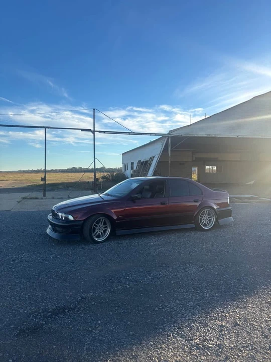 2000 BMW E39 540i - Image 2 of 7