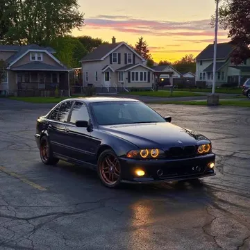 2000 BMW 5 Series 540i Sedan