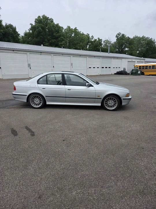 2000 BMW E39 540i - Image 3 of 6