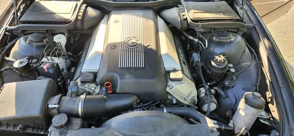 2000 BMW E39 540i - Image 15 of 18