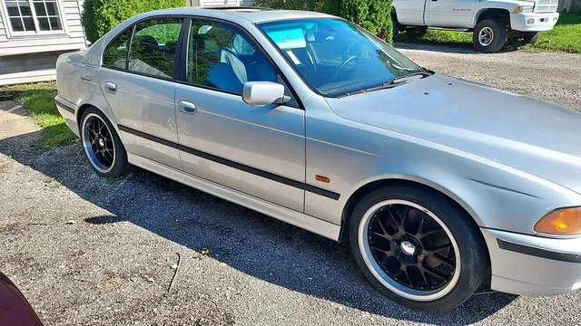 2000 BMW 5 Series 540i Sedan 4D