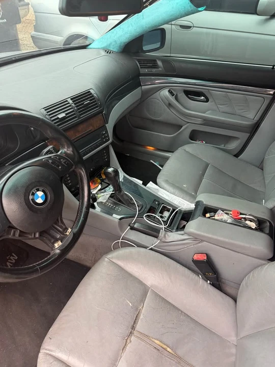2000 BMW E39 540i - Image 5 of 6