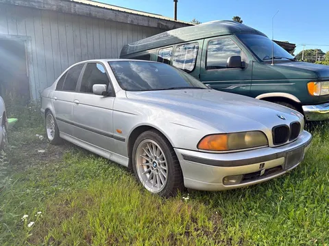 2000 BMW 5 Series 540i Sedan 4D