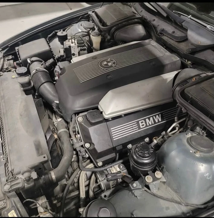 2000 BMW E39 540i - Image 16 of 17