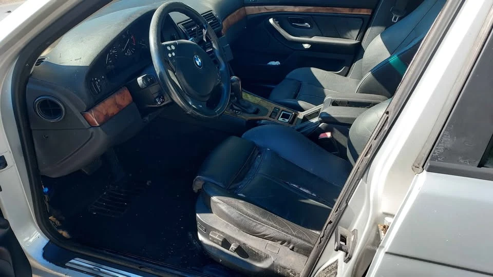 2000 BMW E39 540i - Image 3 of 5