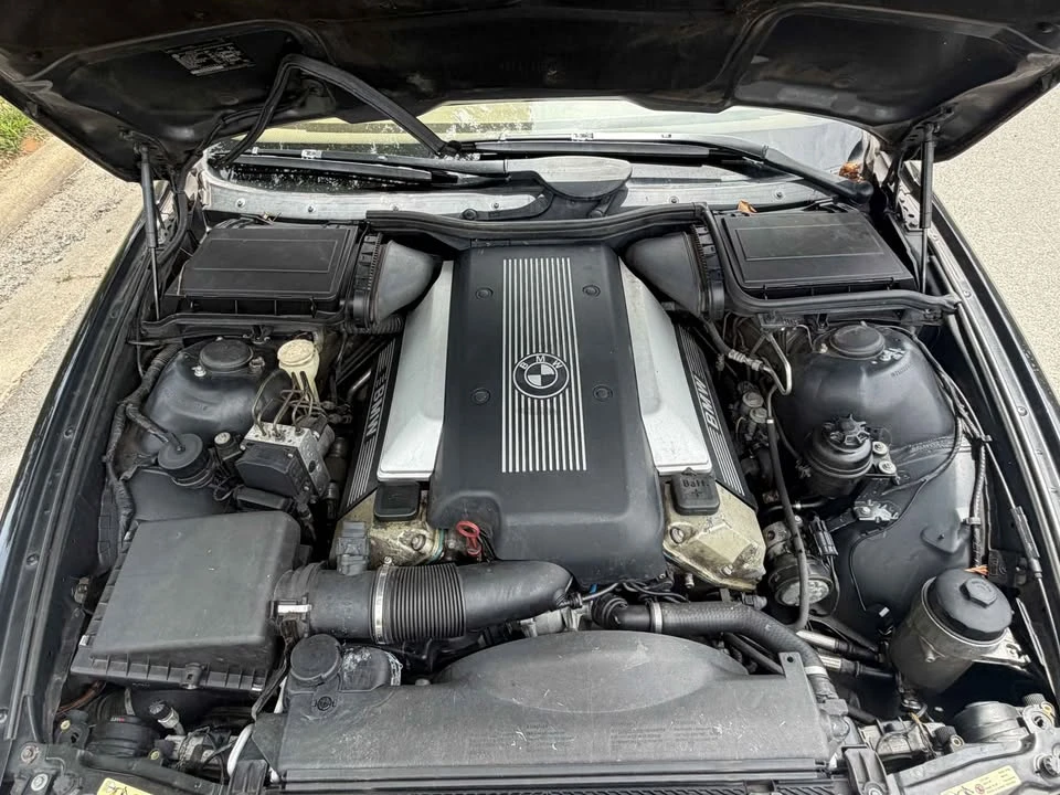 2000 BMW E39 540i - Image 9 of 13