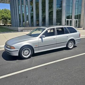 2000 BMW 5 Series Hatchback