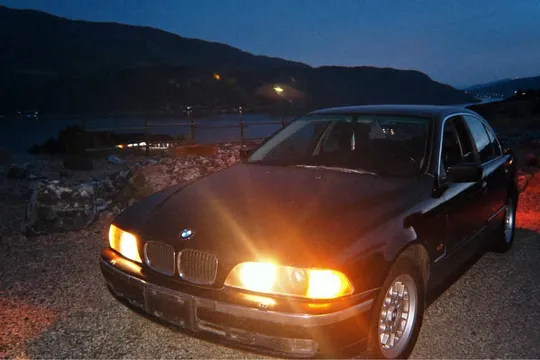 2000 BMW 5 Series 528i