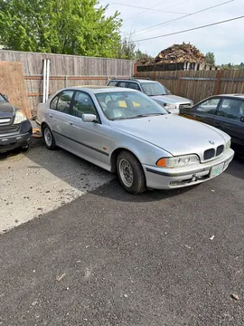 2000 BMW 528i