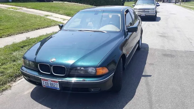 2000 BMW 5 Series 528i Sedan 4D