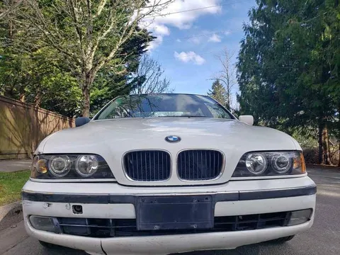 2000 BMW 5 Series 528i Sedan