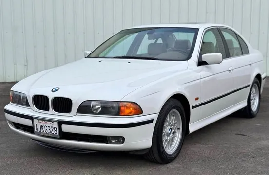 2000 BMW 5 Series 528i Sedan
