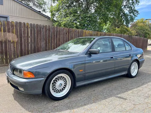 2000 BMW 5 Series 528i Sedan