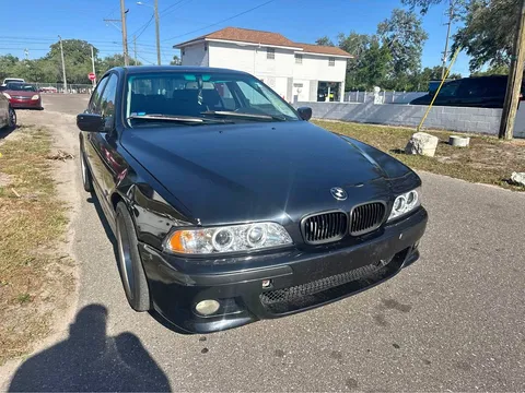 2000 BMW 528i Sedan