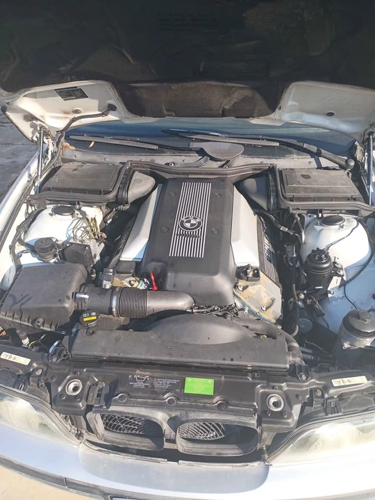 2000 BMW E39 540i - Image 10 of 10