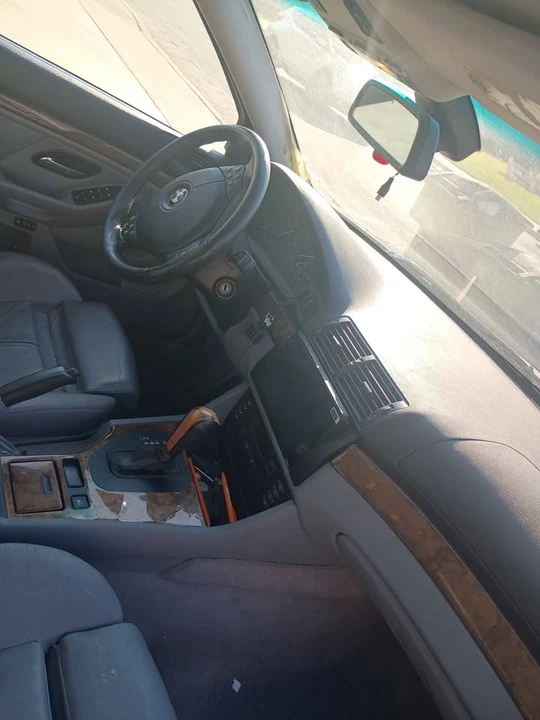2000 BMW E39 540i - Image 6 of 10