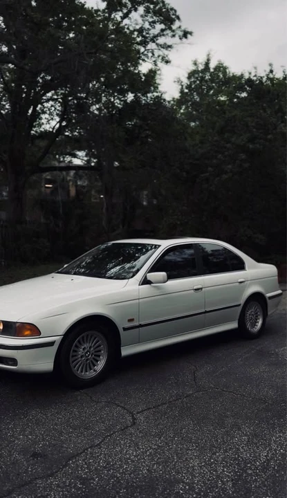 2000 BMW E39 540i - Image 2 of 10