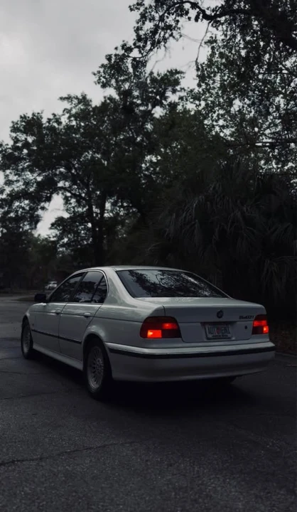 2000 BMW E39 540i - Image 3 of 10