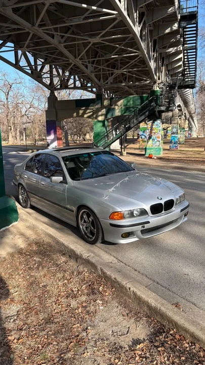2000 BMW E39 540i - Image 2 of 9