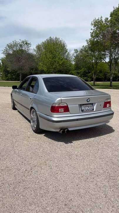 2000 BMW E39 540i - Image 7 of 9