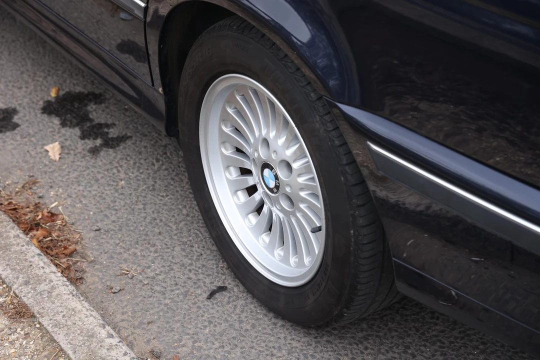 2000 BMW E39 5 Series - Image 10 of 30