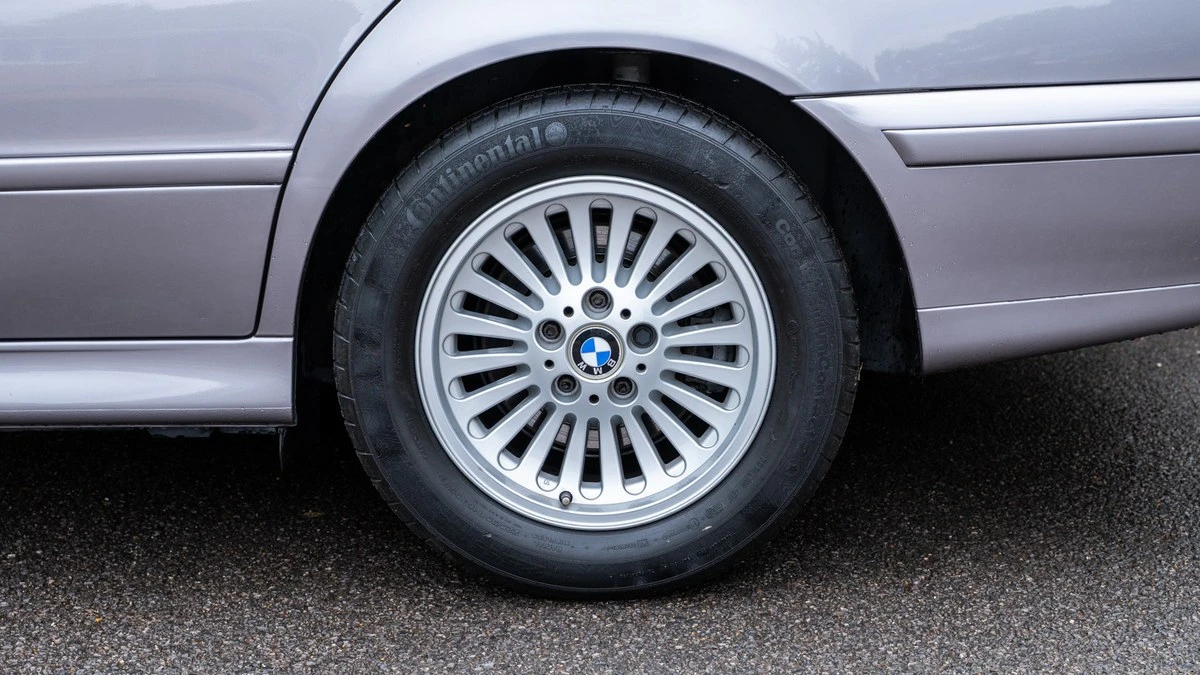 2000 BMW E39 5 Series - Image 14 of 30