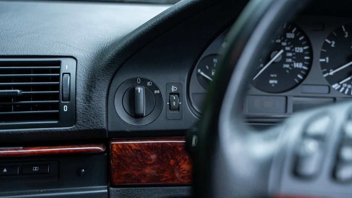 2000 BMW E39 5 Series - Image 25 of 30
