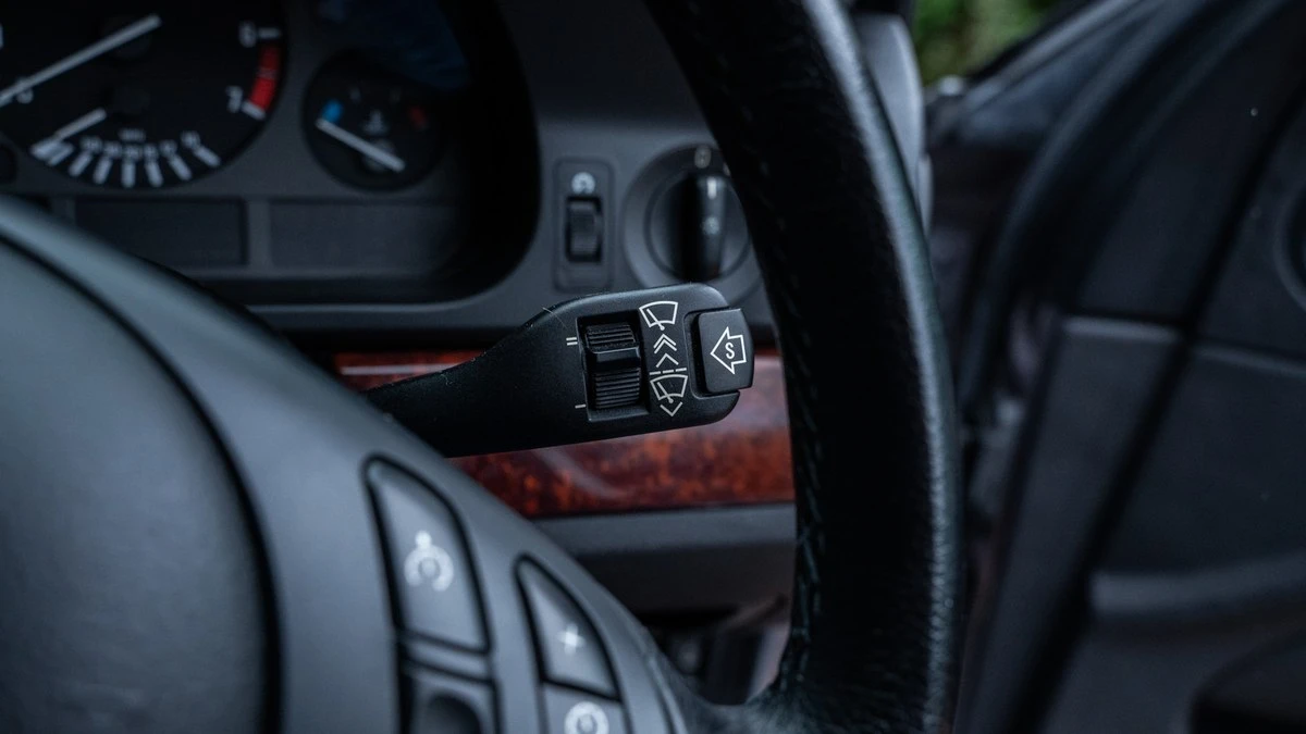 2000 BMW E39 5 Series - Image 29 of 30