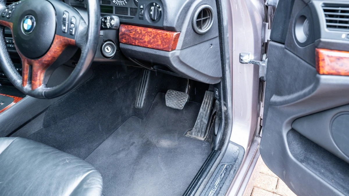 2000 BMW E39 5 Series - Image 19 of 30