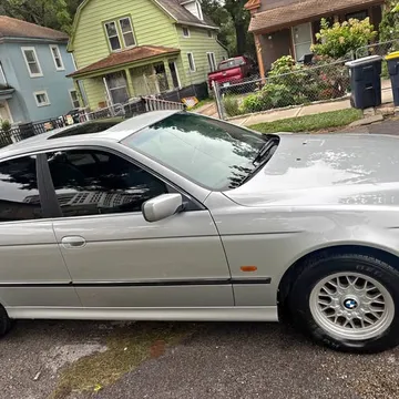 2000 BMW 528i