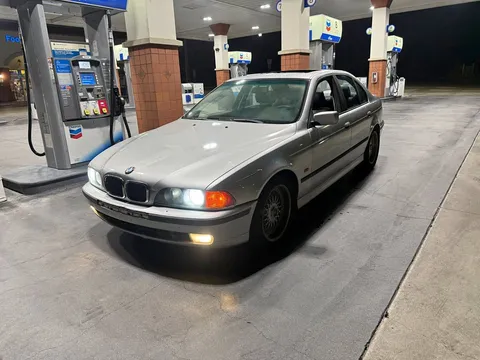 2000 BMW 528i