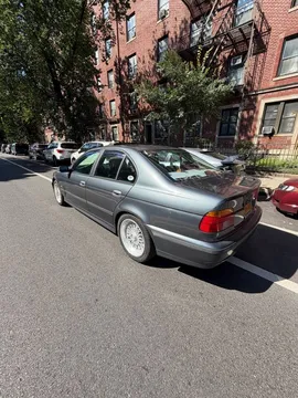 2000 BMW 528i