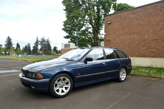 2000 BMW 528it