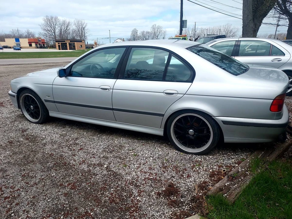 2000 BMW E39 540i - Image 2 of 13