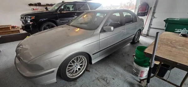 2000 BMW 540i
