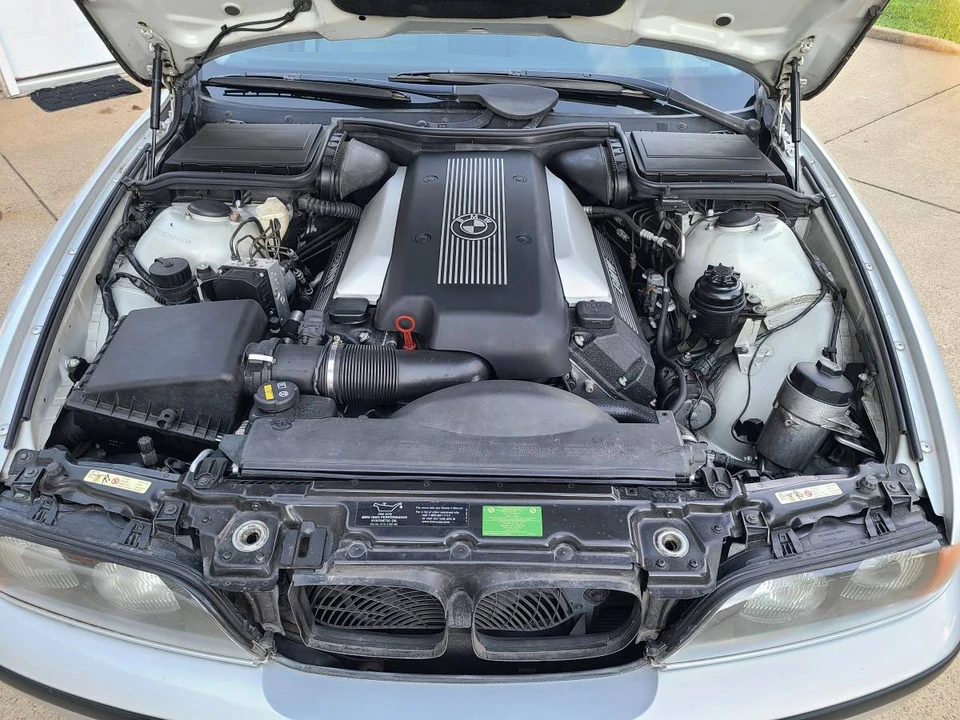 2000 BMW E39 540i - Image 18 of 23