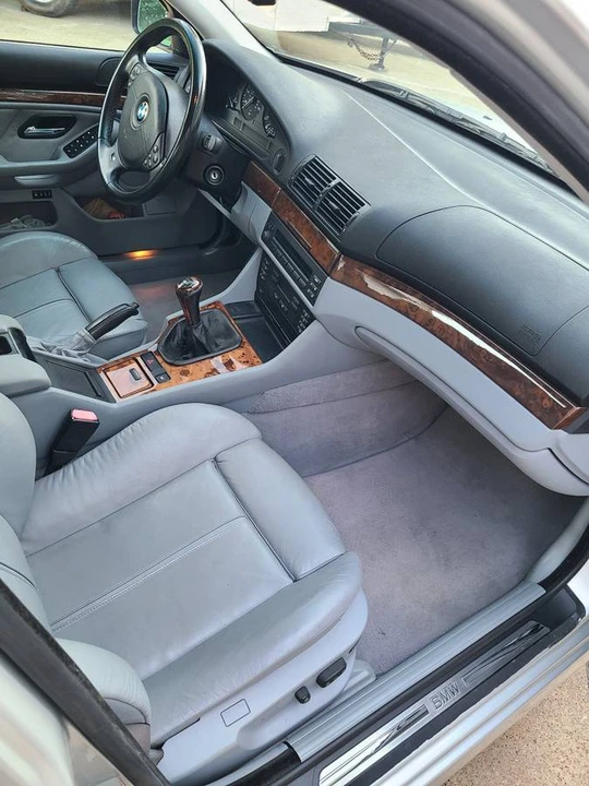 2000 BMW E39 540i - Image 13 of 23