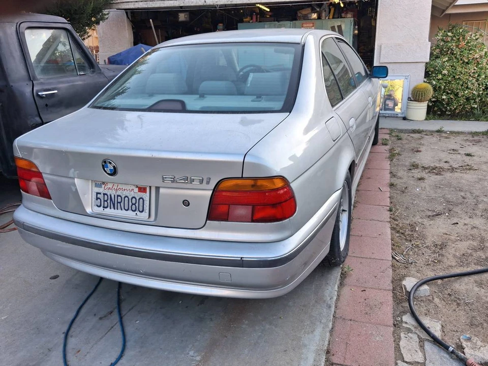 2000 BMW E39 540i - Image 3 of 4