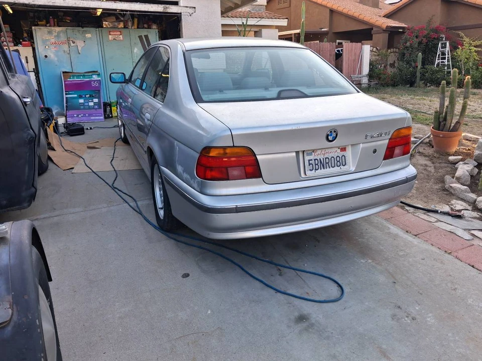 2000 BMW E39 540i - Image 4 of 4